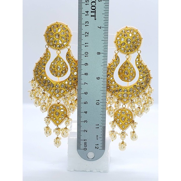 22kt Yellow Gold Kundan Polki Earring - Picture 4 of 7